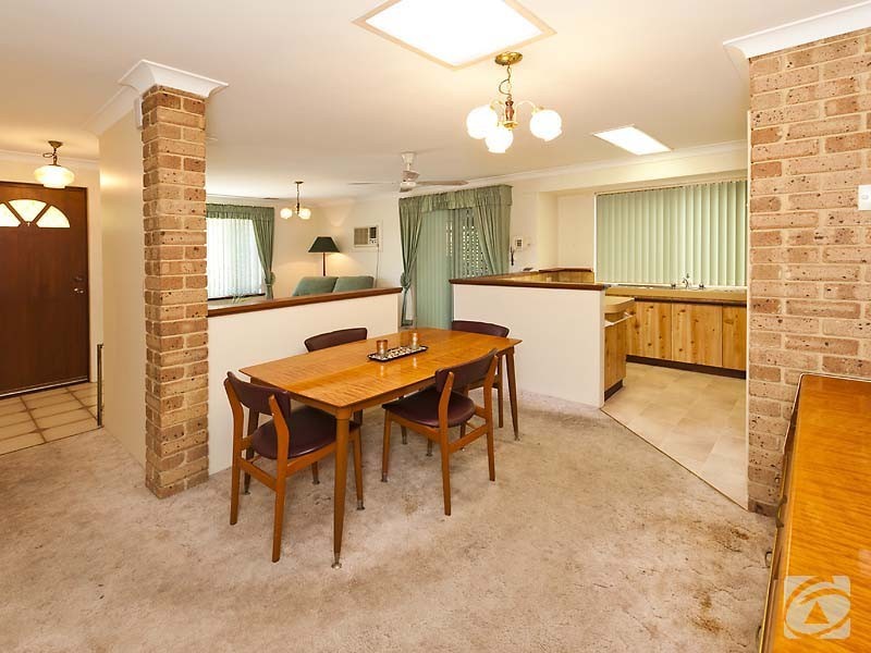 22 Guinivere Way, Camillo WA 6111