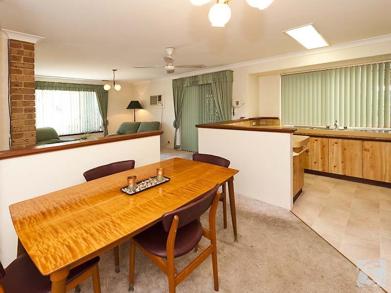 22 Guinivere Way, Camillo WA 6111
