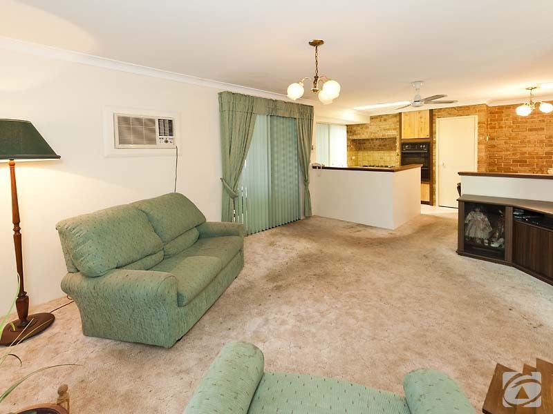 22 Guinivere Way, Camillo WA 6111