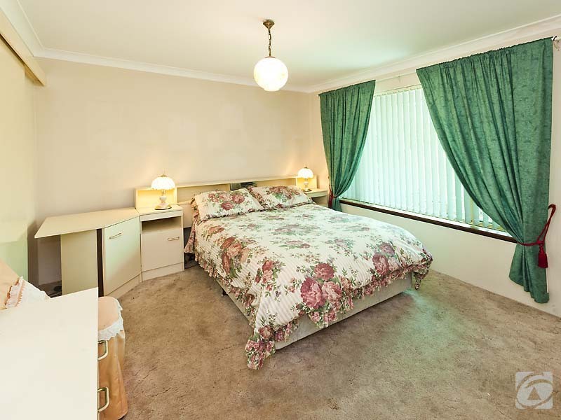 22 Guinivere Way, Camillo WA 6111