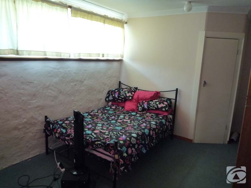 4 Tredale Avenue, Mount Richon WA 6112