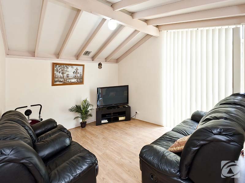 6 Greengage Court, Armadale WA 6112