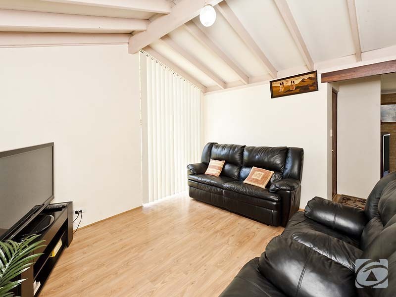 6 Greengage Court, Armadale WA 6112