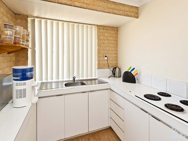 6 Greengage Court, Armadale WA 6112