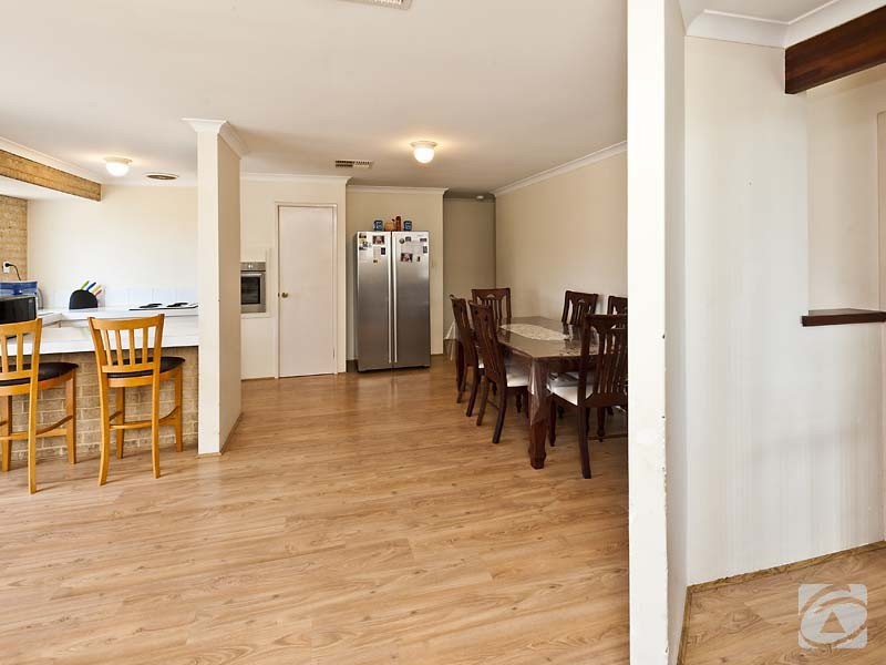 6 Greengage Court, Armadale WA 6112