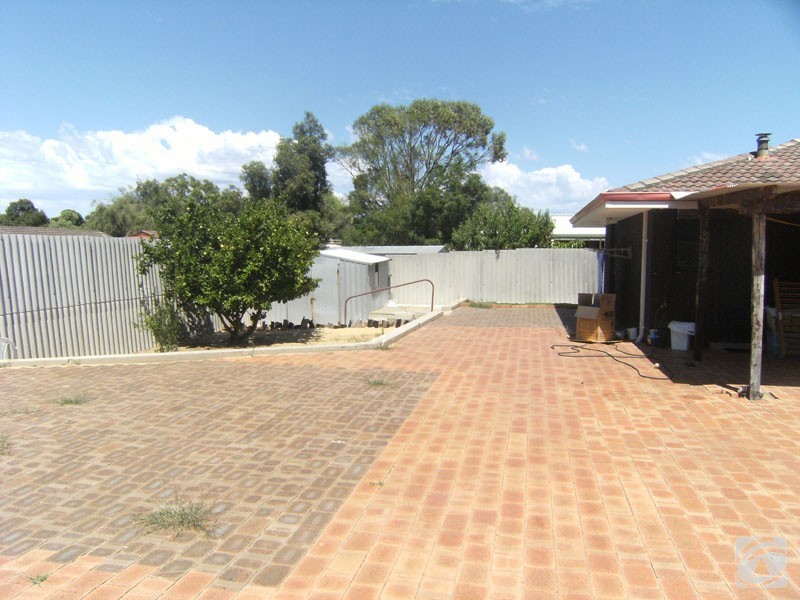 23 Tamarind Crescent, Kelmscott WA 6111