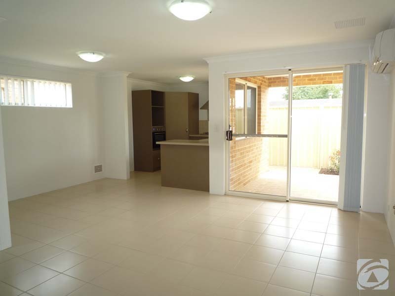 3/7 Bray Street, Kelmscott WA 6111