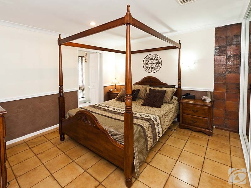 4 Ellis Road, Mount Nasura WA 6112