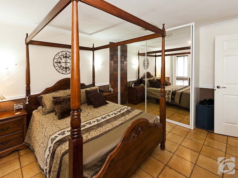 4 Ellis Road, Mount Nasura WA 6112