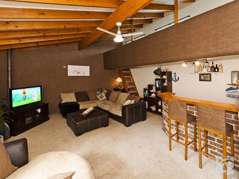 4 Ellis Road, Mount Nasura WA 6112