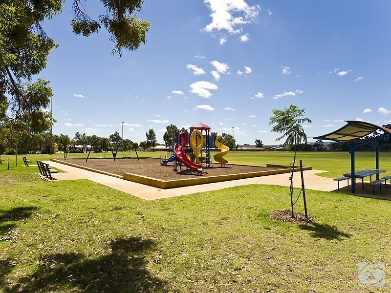 20 Morgan Road, Seville Grove WA 6112