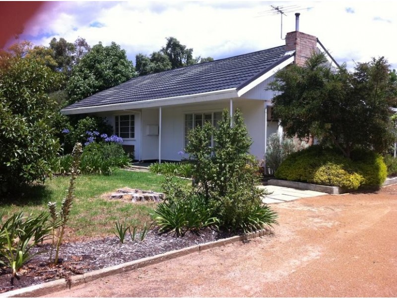 27 Fancote Street, Kelmscott WA 6111