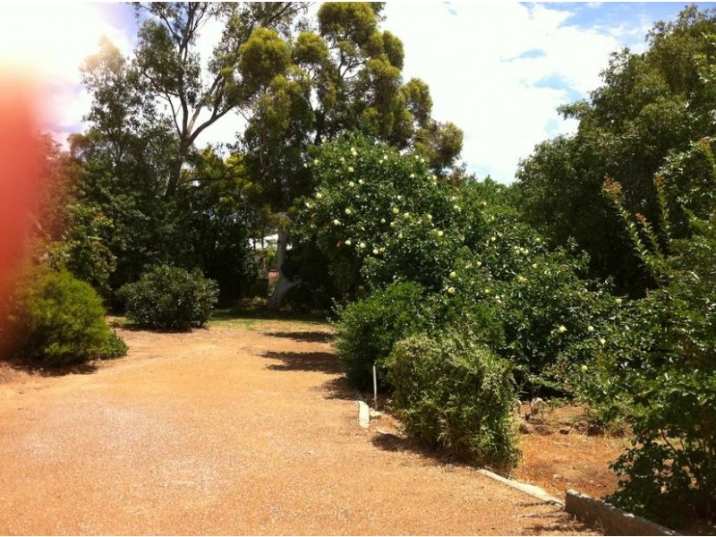27 Fancote Street, Kelmscott WA 6111