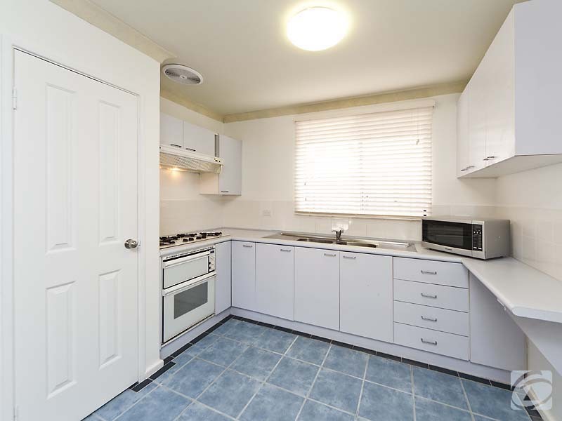 10 Boronia Close, Camillo WA 6111