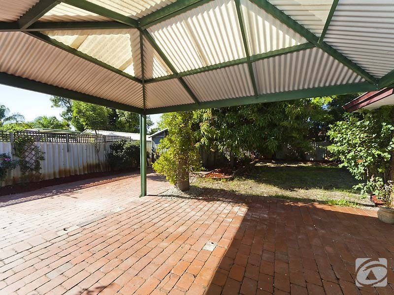 10 Boronia Close, Camillo WA 6111