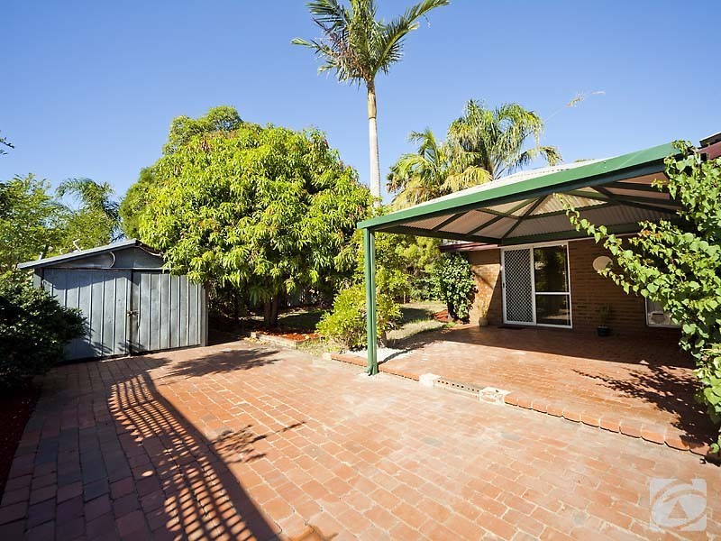 10 Boronia Close, Camillo WA 6111