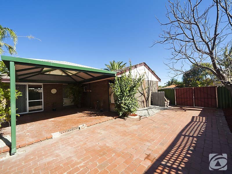 10 Boronia Close, Camillo WA 6111