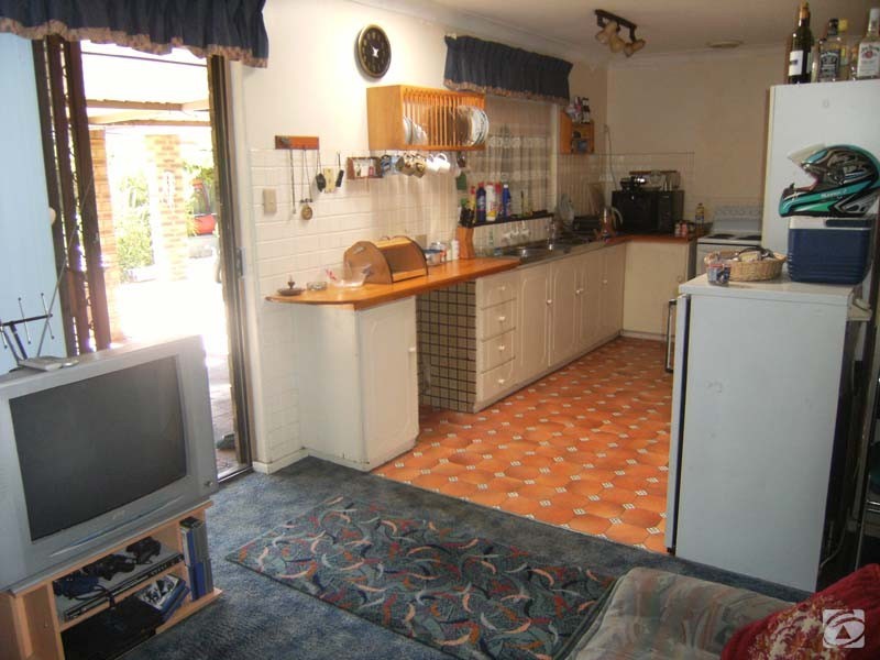 5 Woburn Way, Kelmscott WA 6111