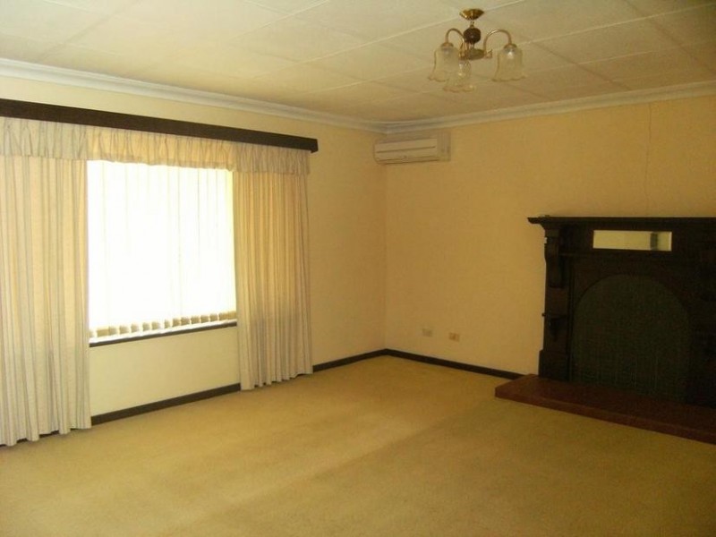 31 Ellis Road, Mount Nasura WA 6112