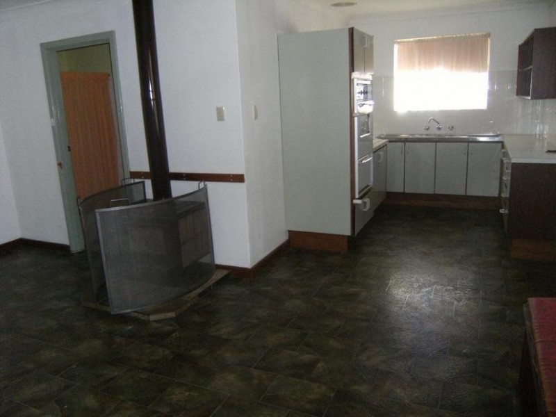 31 Ellis Road, Mount Nasura WA 6112