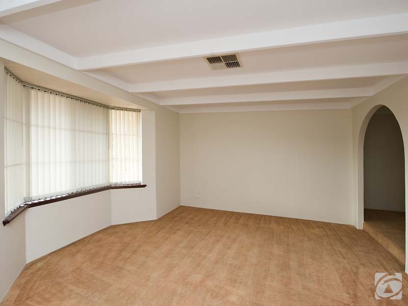 39 Hemingway Drive, Camillo WA 6111