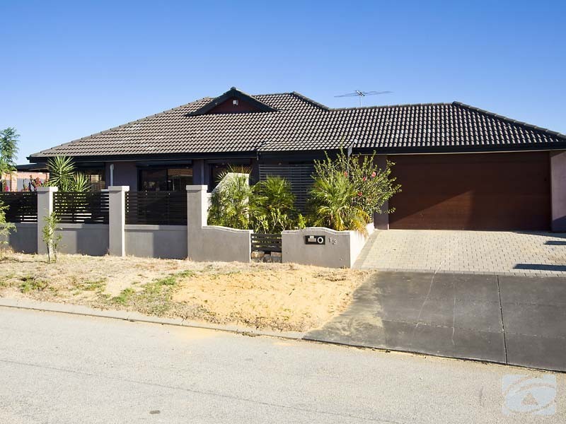 13 Hastie Close, Brookdale WA 6112