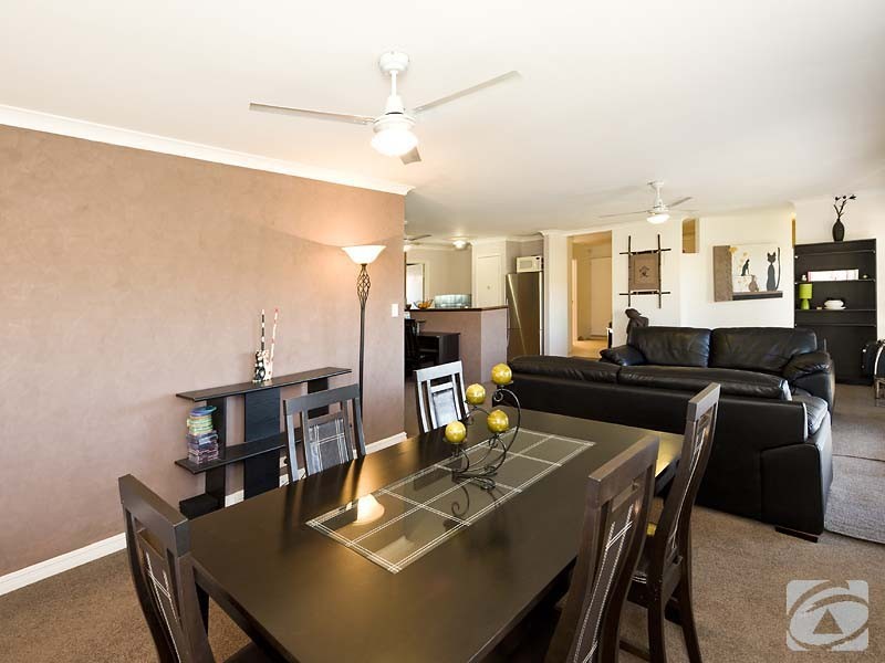 13 Hastie Close, Brookdale WA 6112