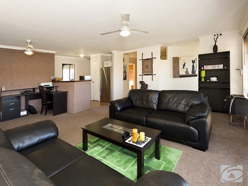 13 Hastie Close, Brookdale WA 6112