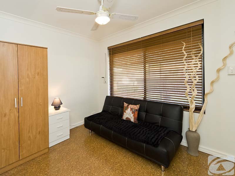 13 Hastie Close, Brookdale WA 6112