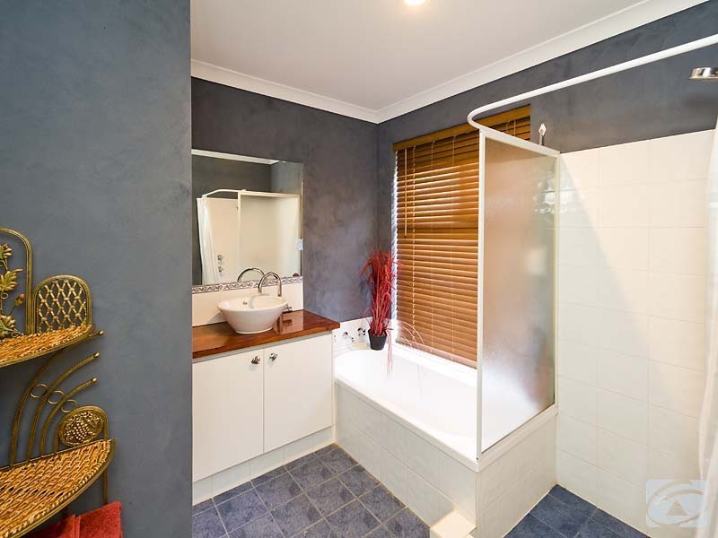 13 Hastie Close, Brookdale WA 6112