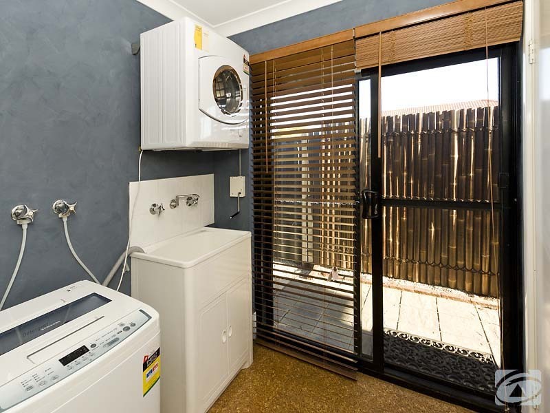 13 Hastie Close, Brookdale WA 6112