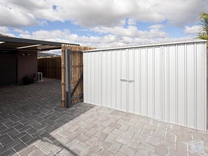 13 Hastie Close, Brookdale WA 6112