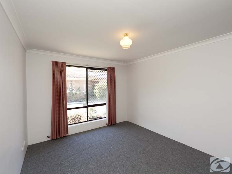 4/86 Westfield Rd, Kelmscott WA 6111