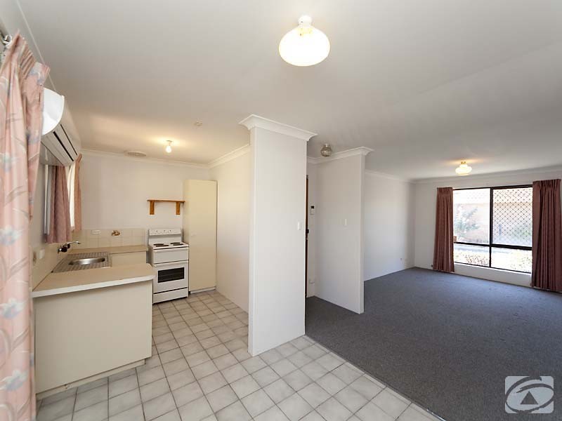 4/86 Westfield Rd, Kelmscott WA 6111
