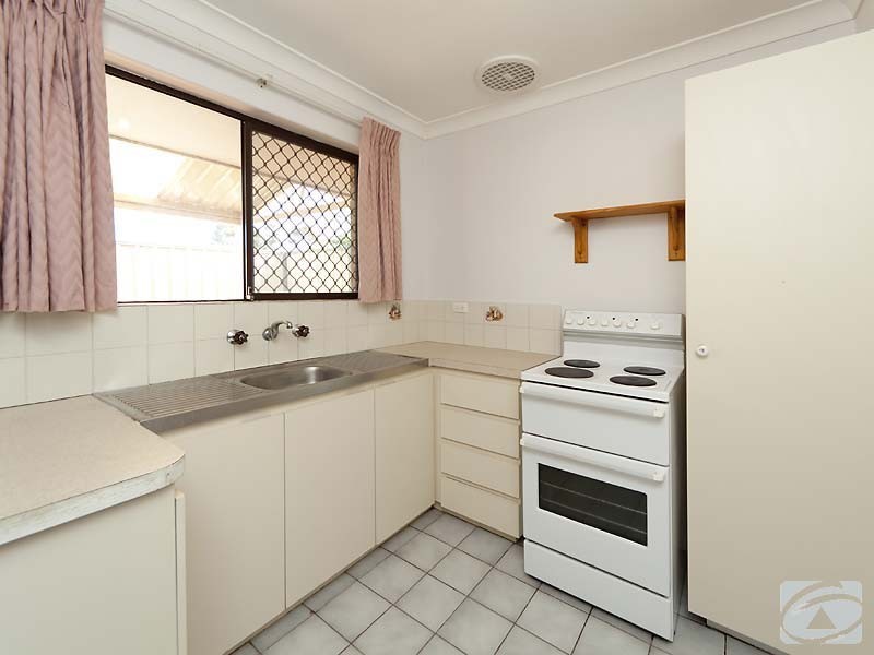 4/86 Westfield Rd, Kelmscott WA 6111