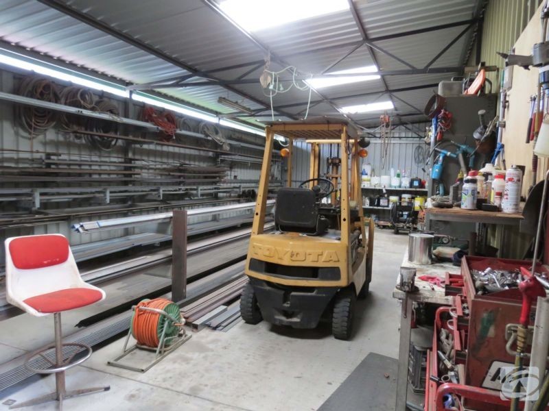 4 Burns Road, Armadale WA 6112