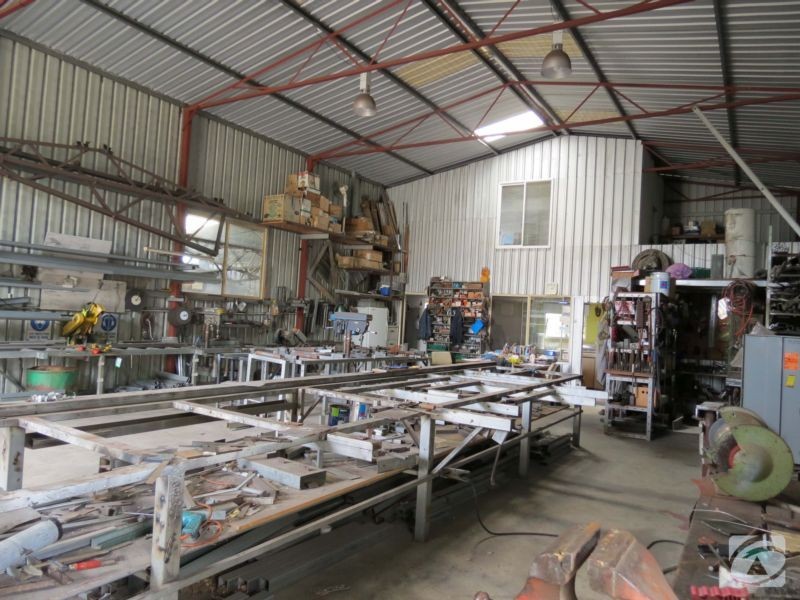 4 Burns Road, Armadale WA 6112