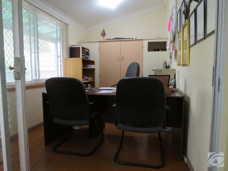 4 Burns Road, Armadale WA 6112