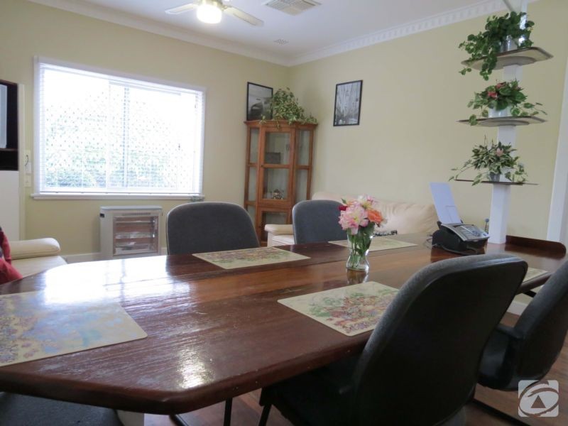 4 Burns Road, Armadale WA 6112