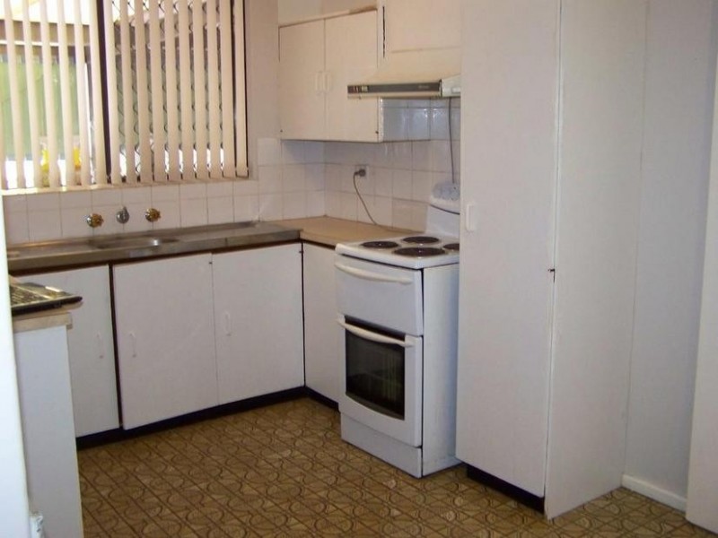 12 Regina Road, Kelmscott WA 6111