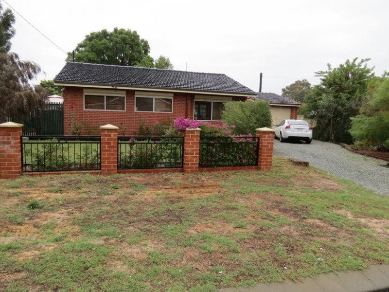 1 Vanston Crt, Kelmscott WA 6111