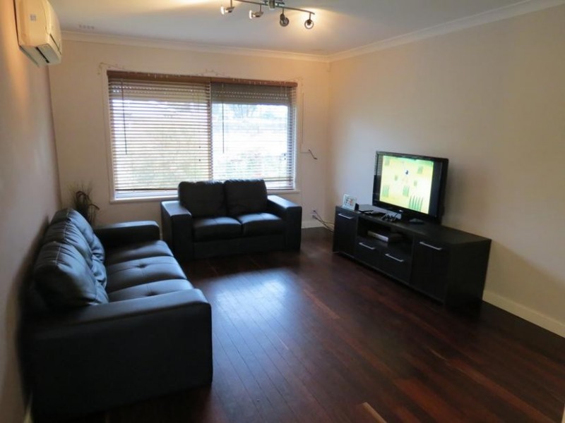 1 Vanston Crt, Kelmscott WA 6111