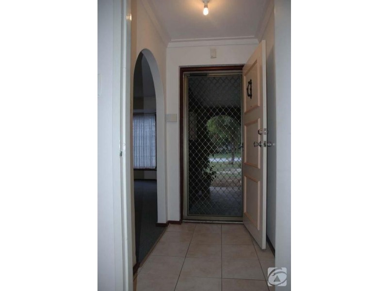 5 Tara Way, Kelmscott WA 6111