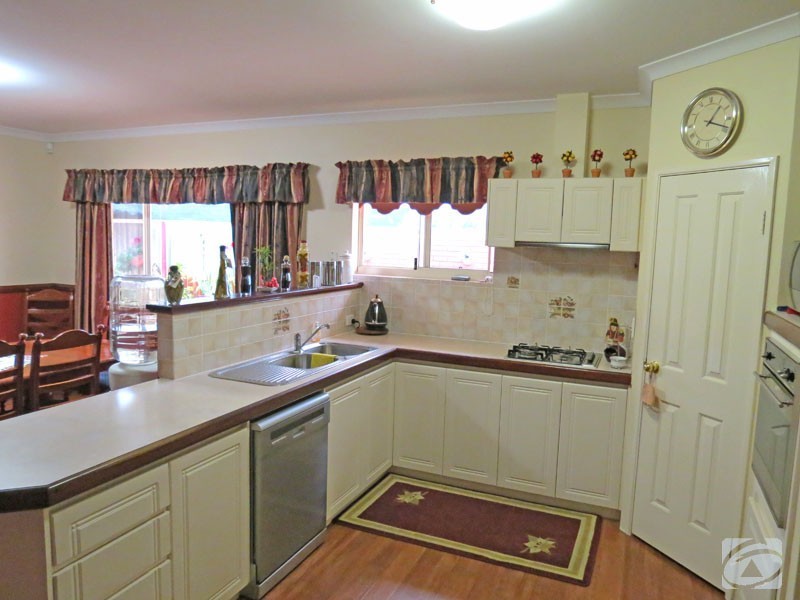 37 Merrifield Ave, Kelmscott WA 6111