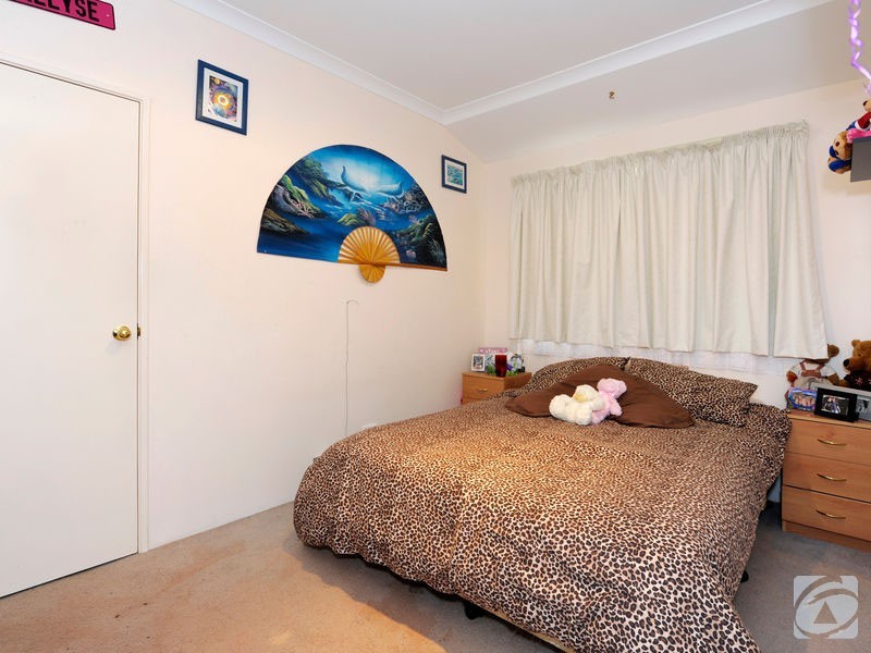 37 Merrifield Ave, Kelmscott WA 6111