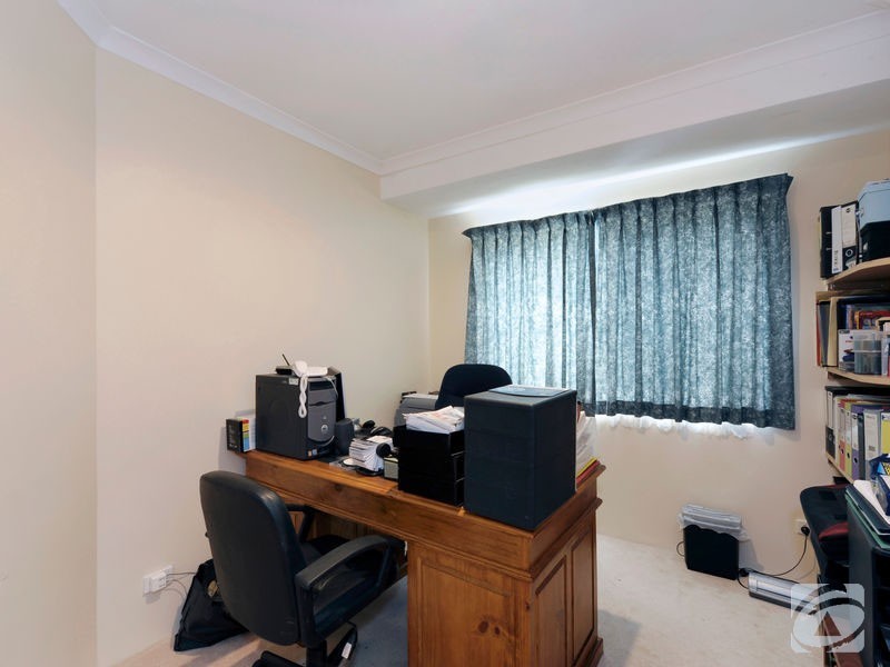 37 Merrifield Ave, Kelmscott WA 6111