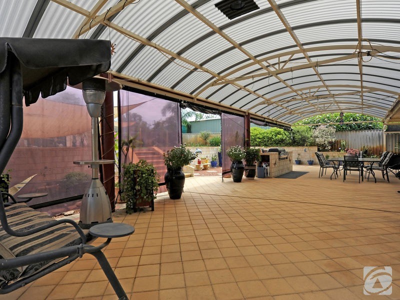 37 Merrifield Ave, Kelmscott WA 6111