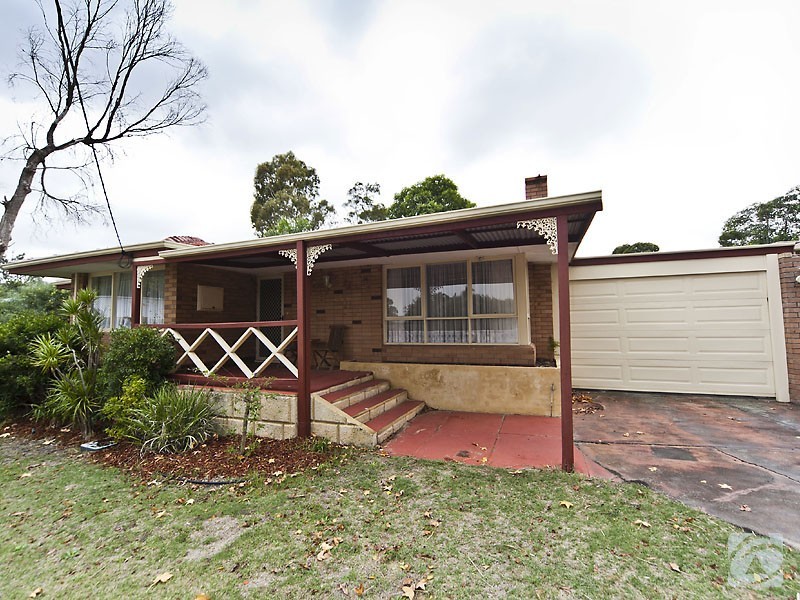 62 Schruth Street, Kelmscott WA 6111
