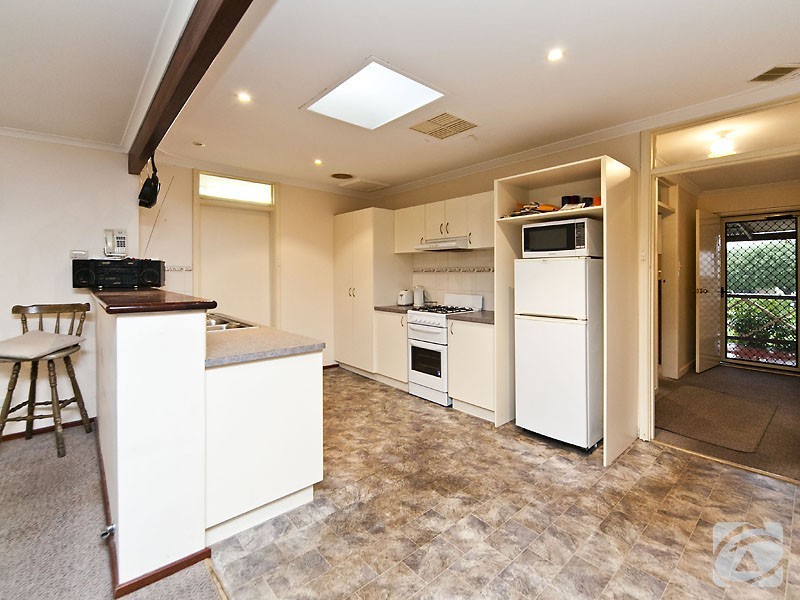 62 Schruth Street, Kelmscott WA 6111