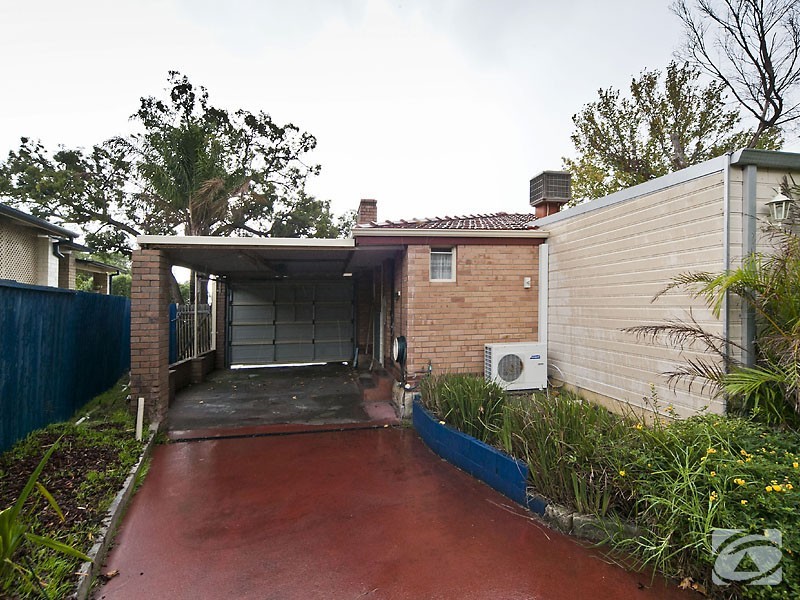 62 Schruth Street, Kelmscott WA 6111